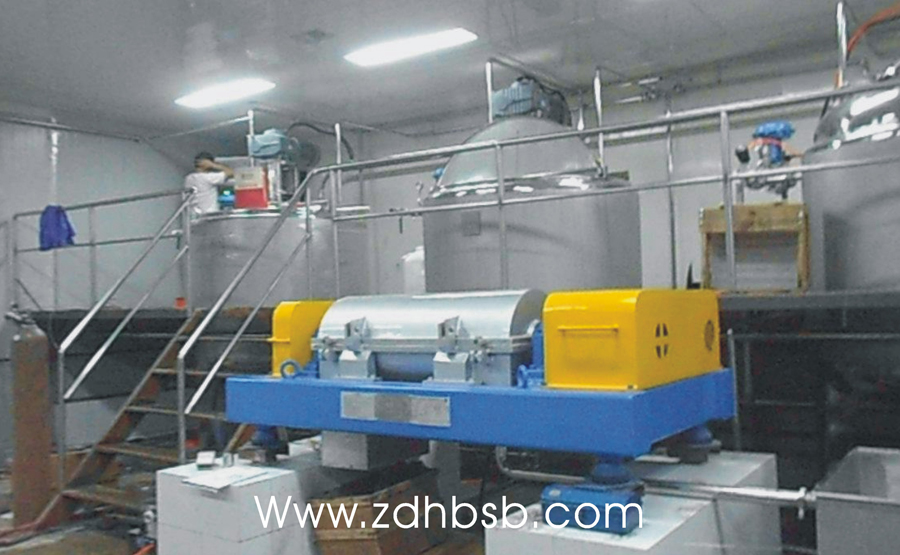 固液分離機(jī)(圖1) 固液分離機(jī)(圖1)